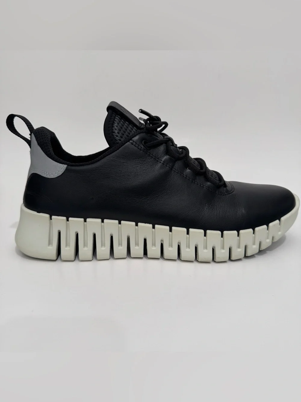 ECCO GRUUV Women's Black Leather Sneakers - EU 42 -US 11-11.5